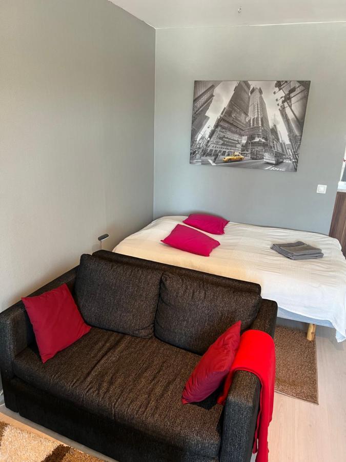 Kemi City L Near Snowcastle, 2 Rooms, Kitchen, Glazed Balcony, Free Parking On Street 外观 照片