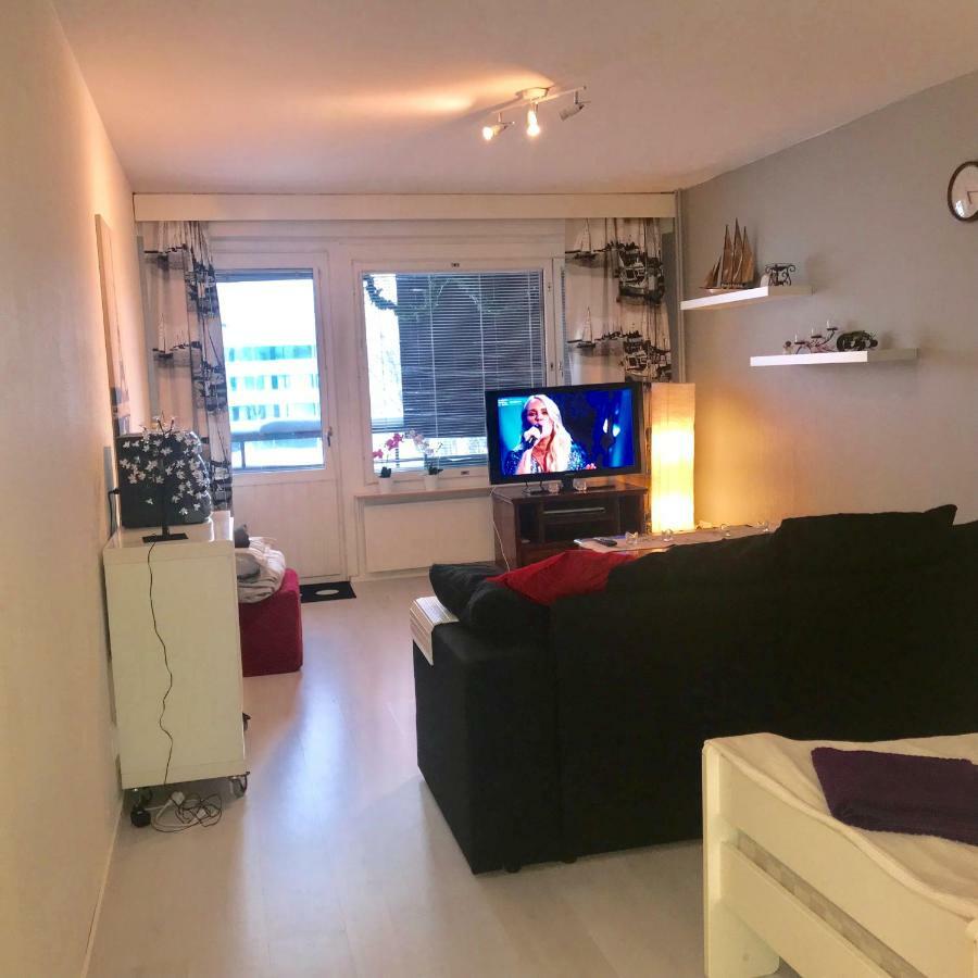 Kemi City L Near Snowcastle, 2 Rooms, Kitchen, Glazed Balcony, Free Parking On Street 外观 照片
